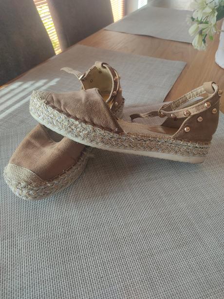 Predám sandálky, 36