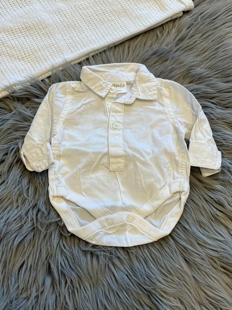 Chlapčenské košeľové body biele f&f (50), f&f,50