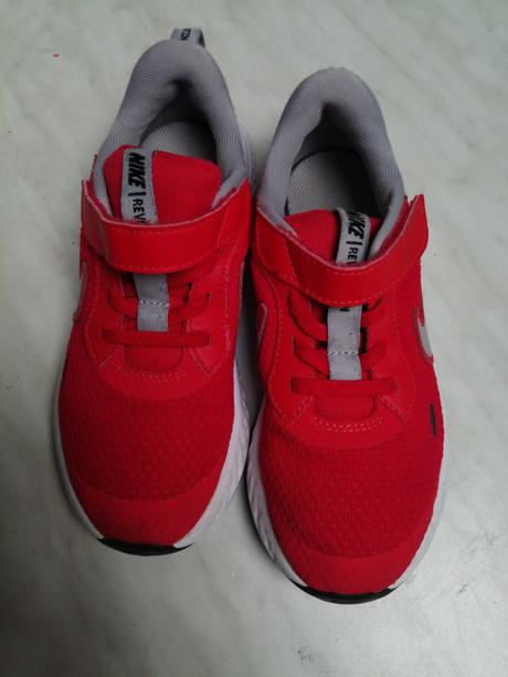 Botasky znackove nike červené vel. 31, nike,31
