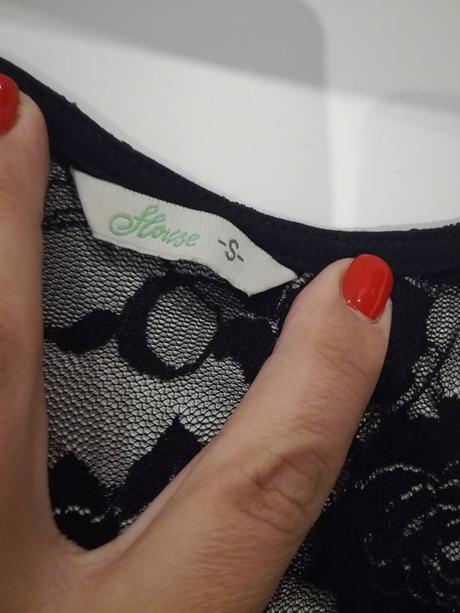 Čierne tielko s čipkou, house,s