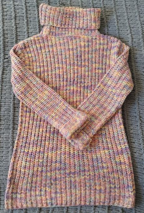Rolák farebný pulóver, 