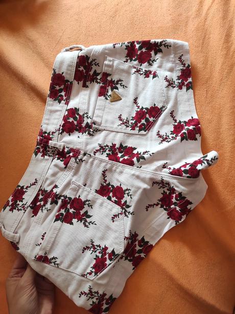 Šortky guess, guess,xs