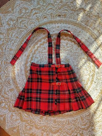 Teplejsia karovana suknicka, 110