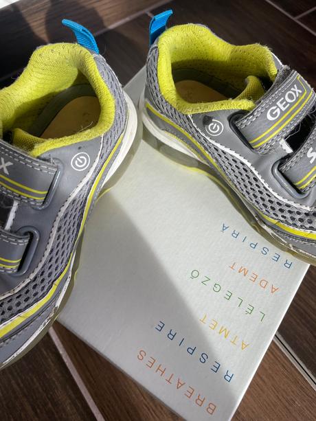 Geox blikajúce tenisky 28, geox,28