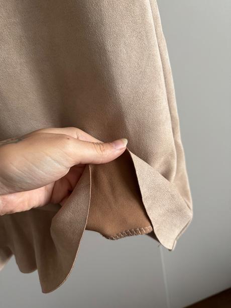 Dámske krémové šaty, s