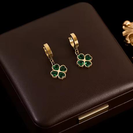 Náušnice so zeleným štvorlístkom,