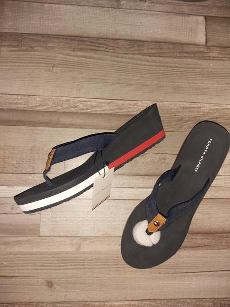 Nenosene, tommy hilfiger,42