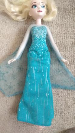 Predám bábiku elsu, 