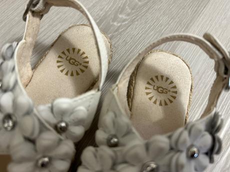 Ugg - minimálne nosené sandálky, ugg,25