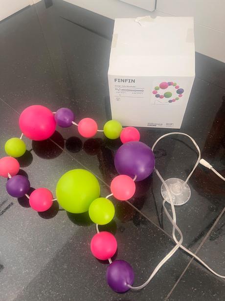 Ikea fín fín guličkové farebne svietidlo,