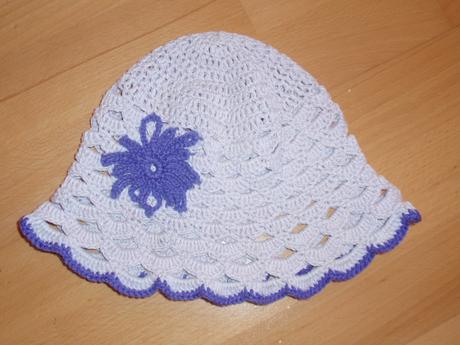 Hačkovany klobučik, 86