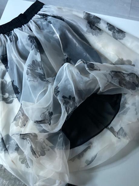 Rozmerná sukňa, zara,s