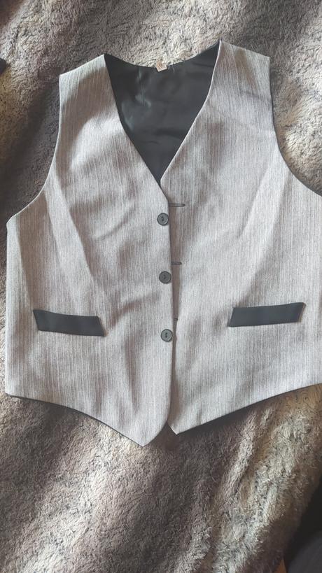 Sako +nohavice na 3 roky, 104