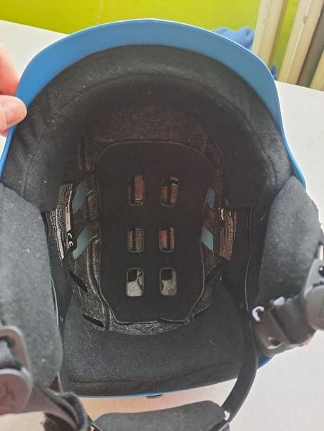 Lyžiarska prilba, s