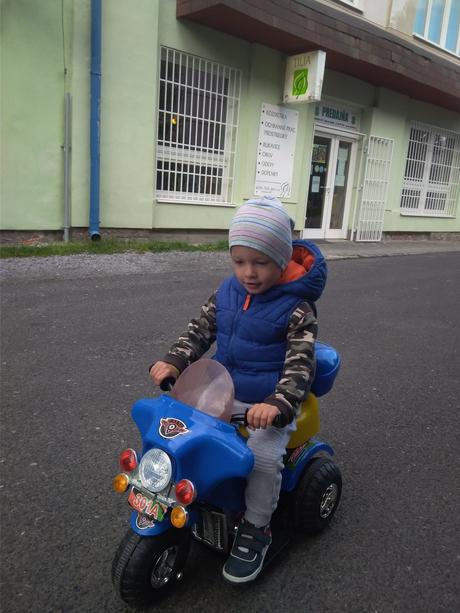 Krasna bomber vesta zn. f&f 2-3rok, f&f,92