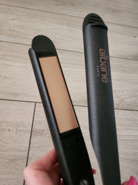 Žehlička na vyrovnanie aj natočenie vlasov, 