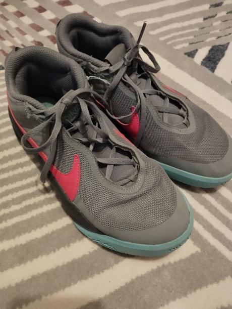 Basketbalové halovky, nike,37
