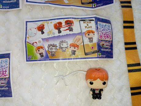 Harry potter kinder surprise s papierikmi,