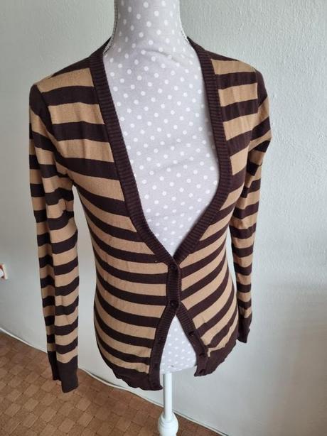 Hnedo krémový svetrík 38, 38