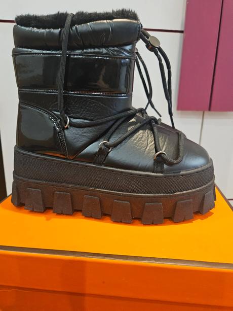 Snehule 36 zateplene sedí na 35,5, 36