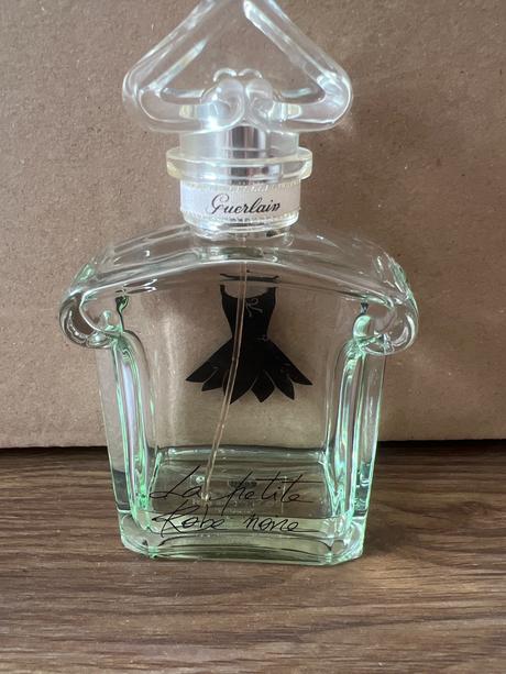 Parfem la petite robe noire guerlain, 