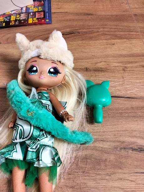 Bábika na na na surprise,