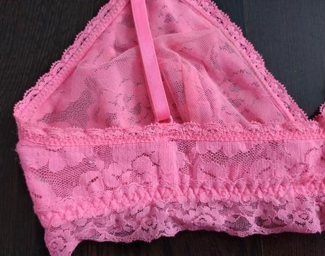 Čipkovaná braletka/nevystužená podprsenka, 164