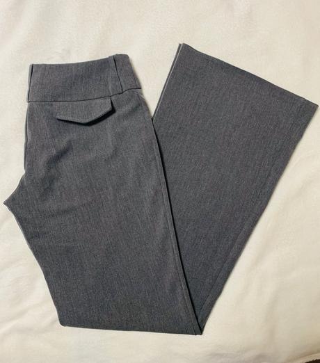 Sivé rozšírené nohavice, m