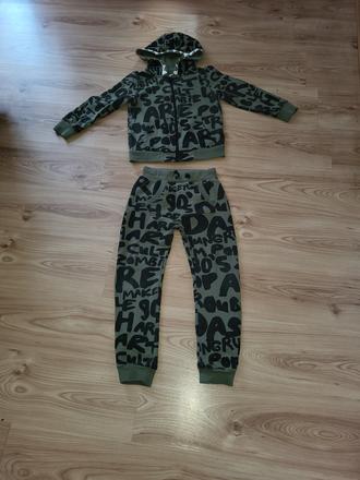 Tepláková súprava, 128