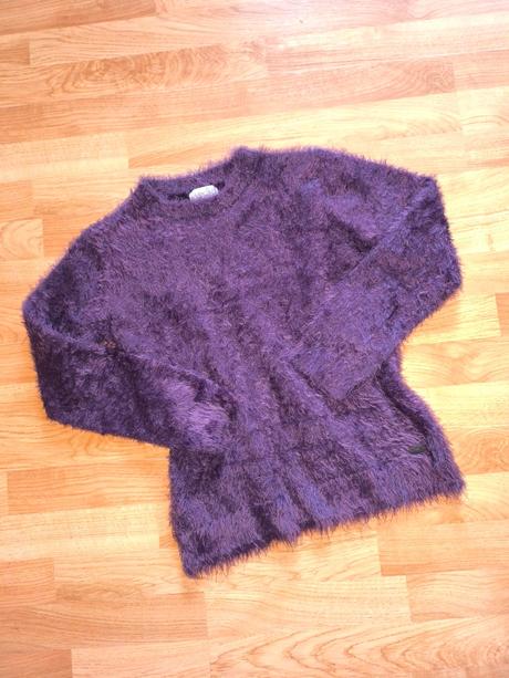 Dievčenský pulovrr, 146