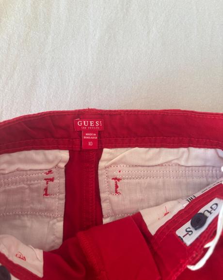 Kraťasy guess, guess,140