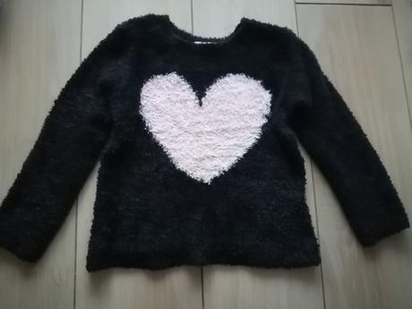 Mäkkučký svetrík s ružovým srdiečkom, h&m,116