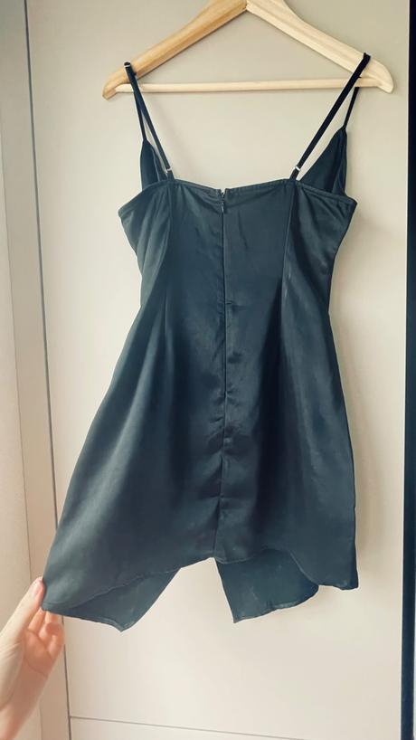 Čierne mini šaty, s