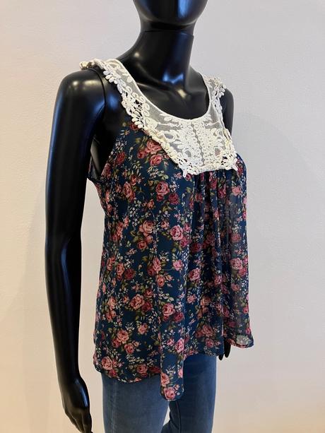 Kvetovaná blúzka s krajkou (s), s