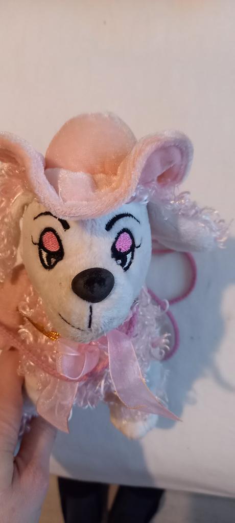 Psík kabelka, vydáva zvuky, 