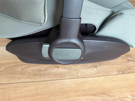 Nuna arra next 2024 autosedačka + základna, nuna