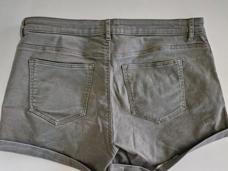 Šortky, h&m,42
