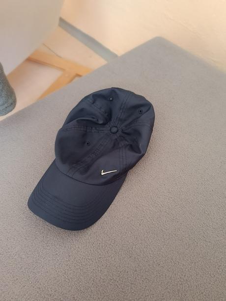 Šiltovka, nike