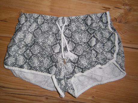 Kraťasy po 3 eur/ks, colours of the world,xs