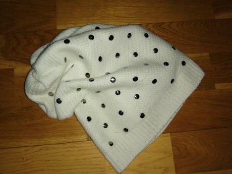 Pekná dámska čiapka s kamienkami, nkd