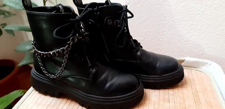 Čižmičky deezee, 33