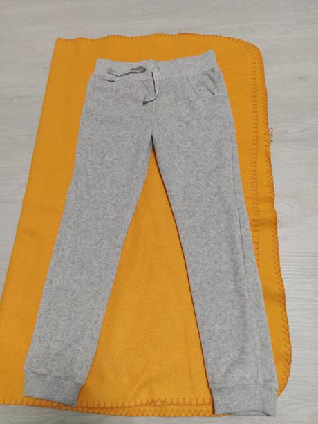 Velurove tepláky 6-7 rokov /len vyprate/, f&f,122