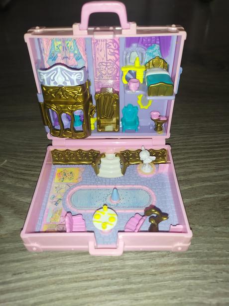 Polly pocket polly in paris,