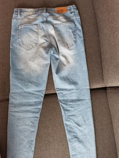 Rifle s výšivkou, takko,158