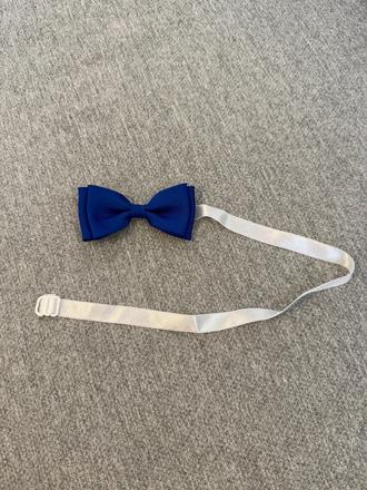 Chlapčenský motýlik,