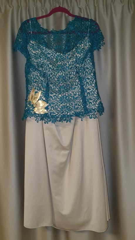 Spoločenské šaty, 42