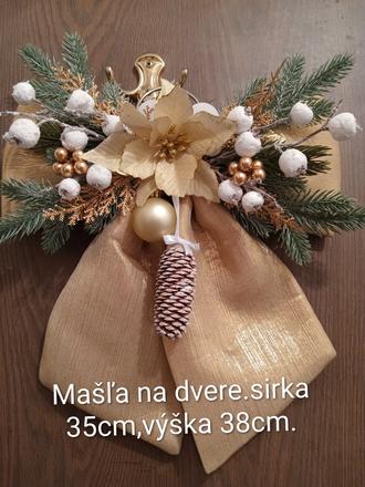 Veľká mašľa na dvere,