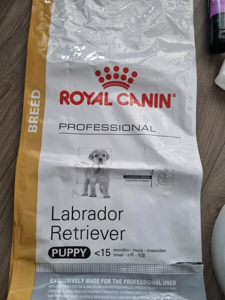 Granule pre šteňa labradora royal canin, 