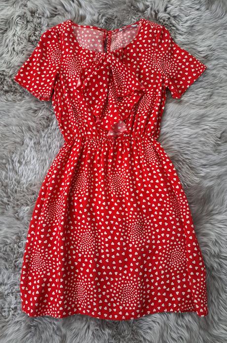 Lahke padave saty so srdieckami, tu,34