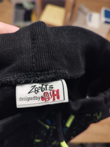 Tepláky v. 116, 116